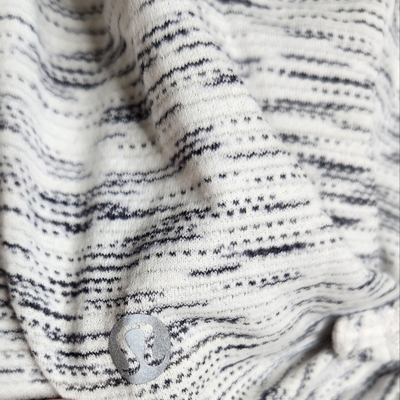 Lululemon Shirt Size 6 Gray Beat The Heat Long Sleeve Tiger Space Dye Open Back - Picture 7 of 7